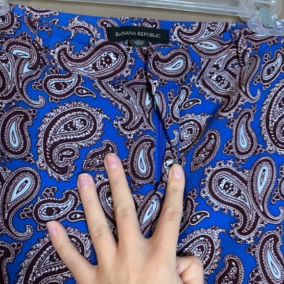 Banana republic Avery paisley cropped pants. Size 2. - Picture 10 of 12